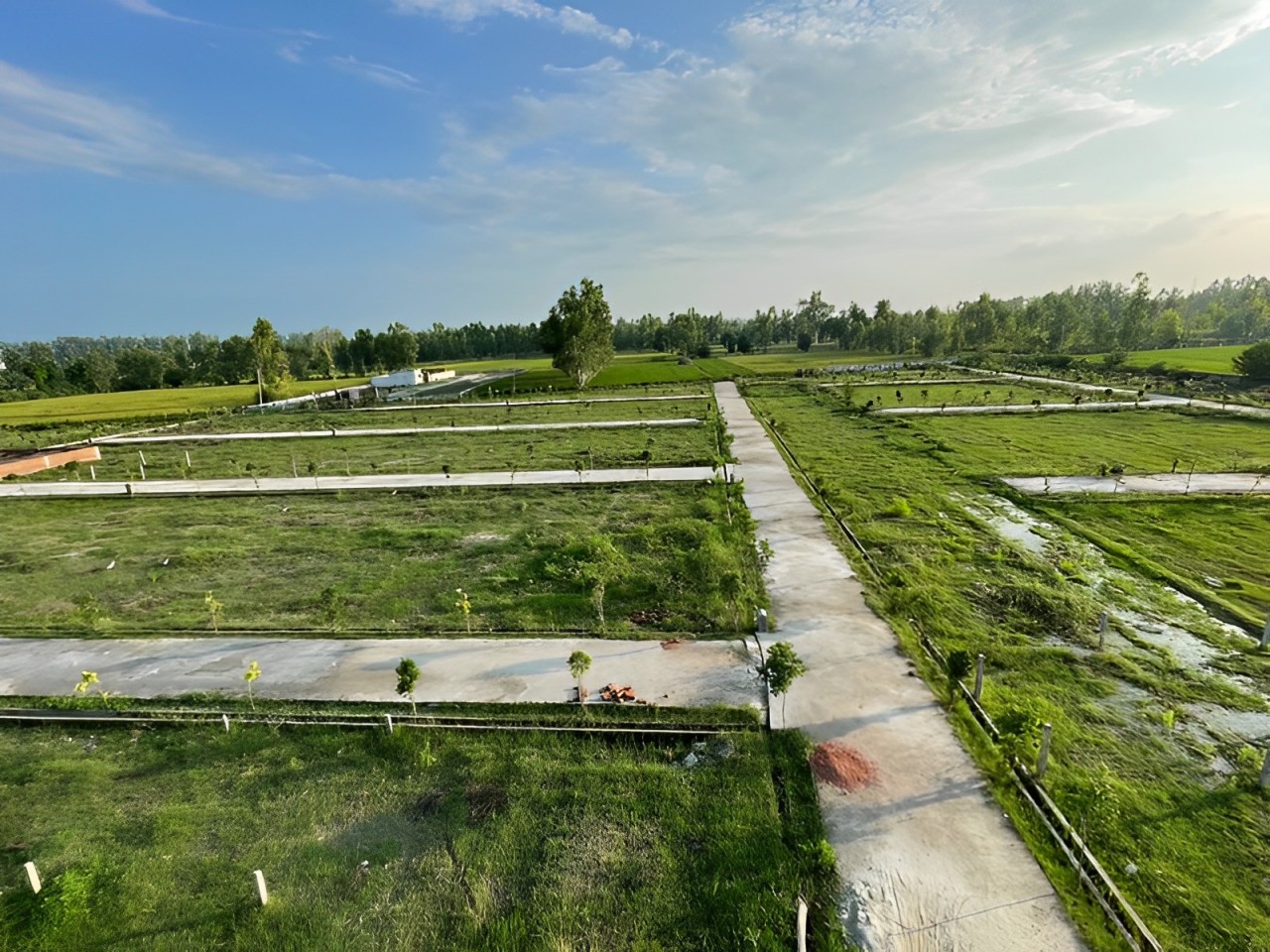 Plots Near Gajraula